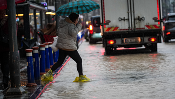 Sel ve fırtına tehlikesi sürüyor